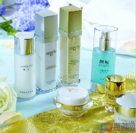 靚妃化妝品 品牌形象、連鎖裝修與加盟全解析